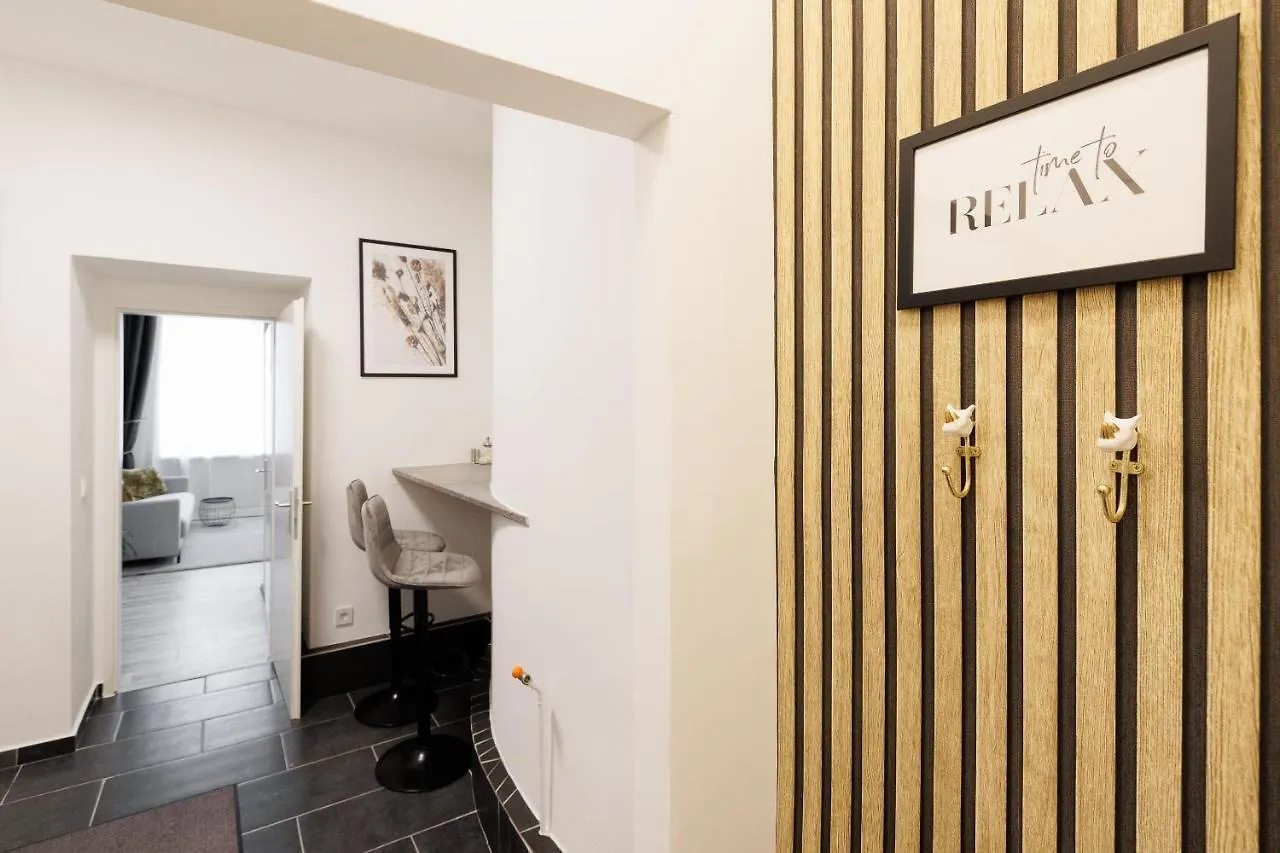 #16 Relax Apartment Prater/Messe contacts